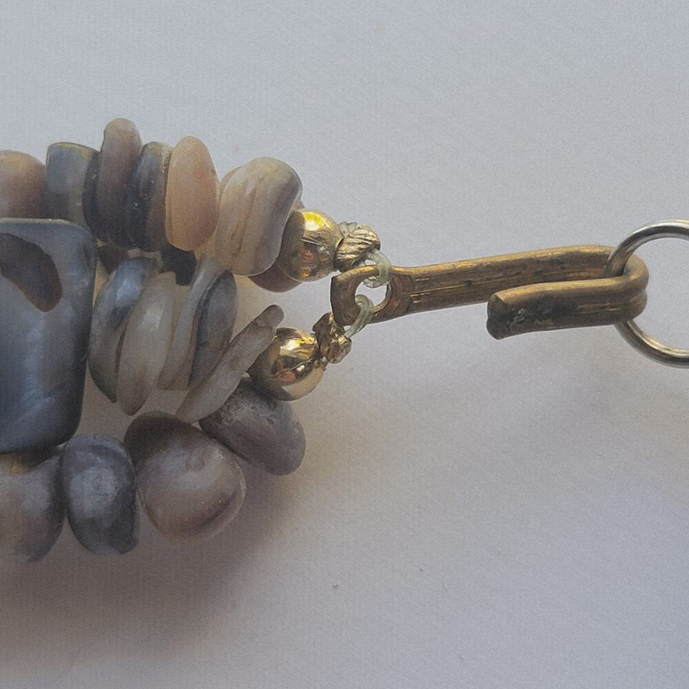 Vintage Necklace Gray Stone Chip Multi Strand With Large Shell Crescent Pendant - Picture 6 of 10